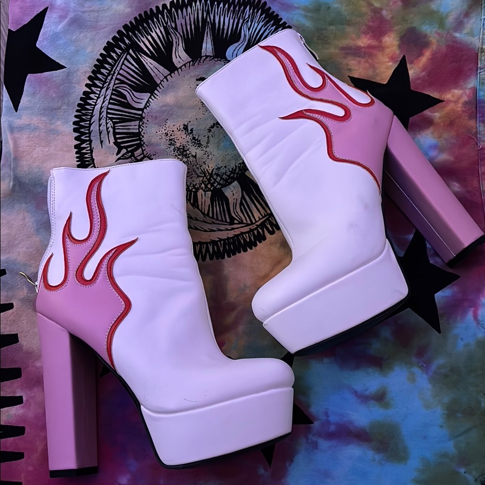 Stylish Pink and White Flame Women's Boots